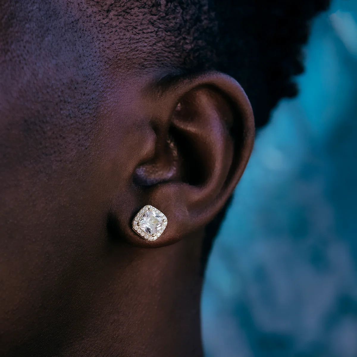 Cushion Cut Earrings in white Gold