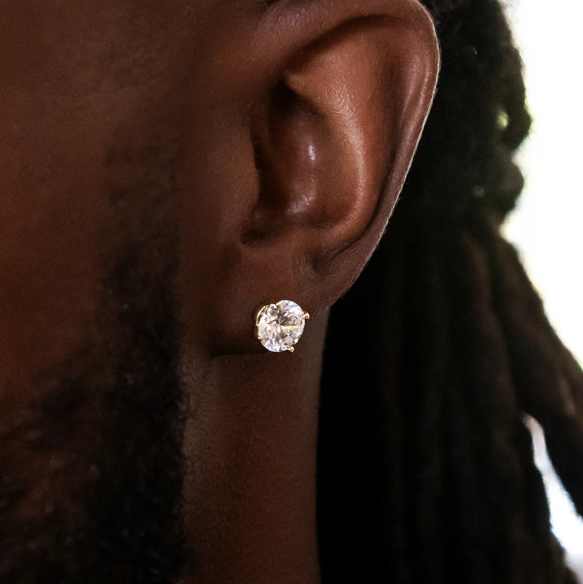 7mm Round Cut Artificial gemstone Stud Earrings in yellow Gold