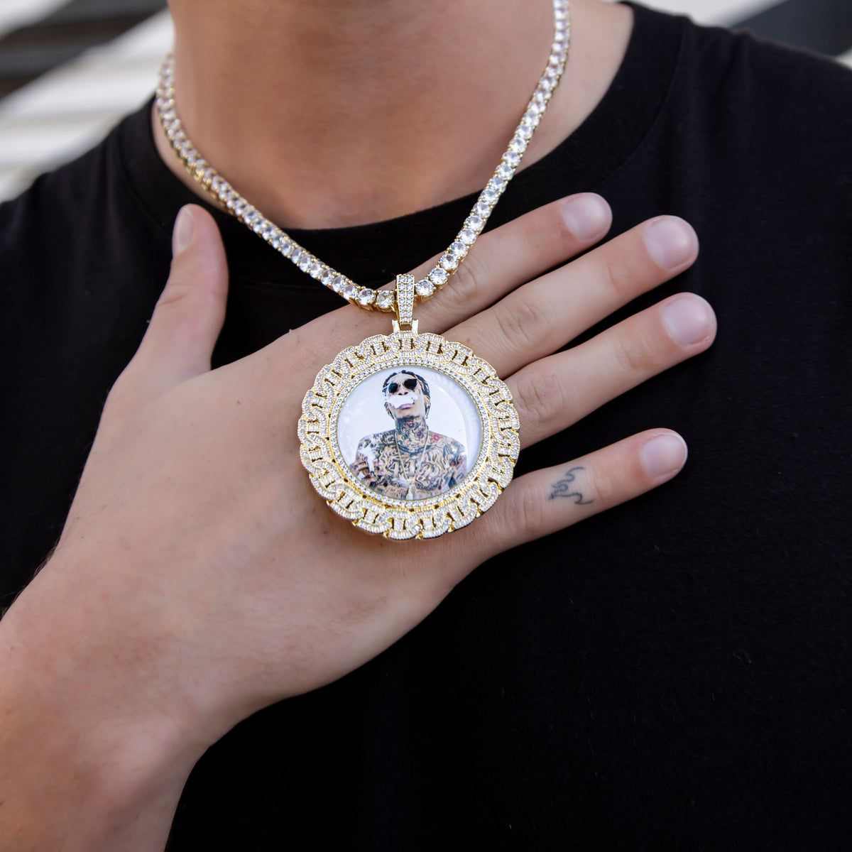 Replaceable Portrait Pendant